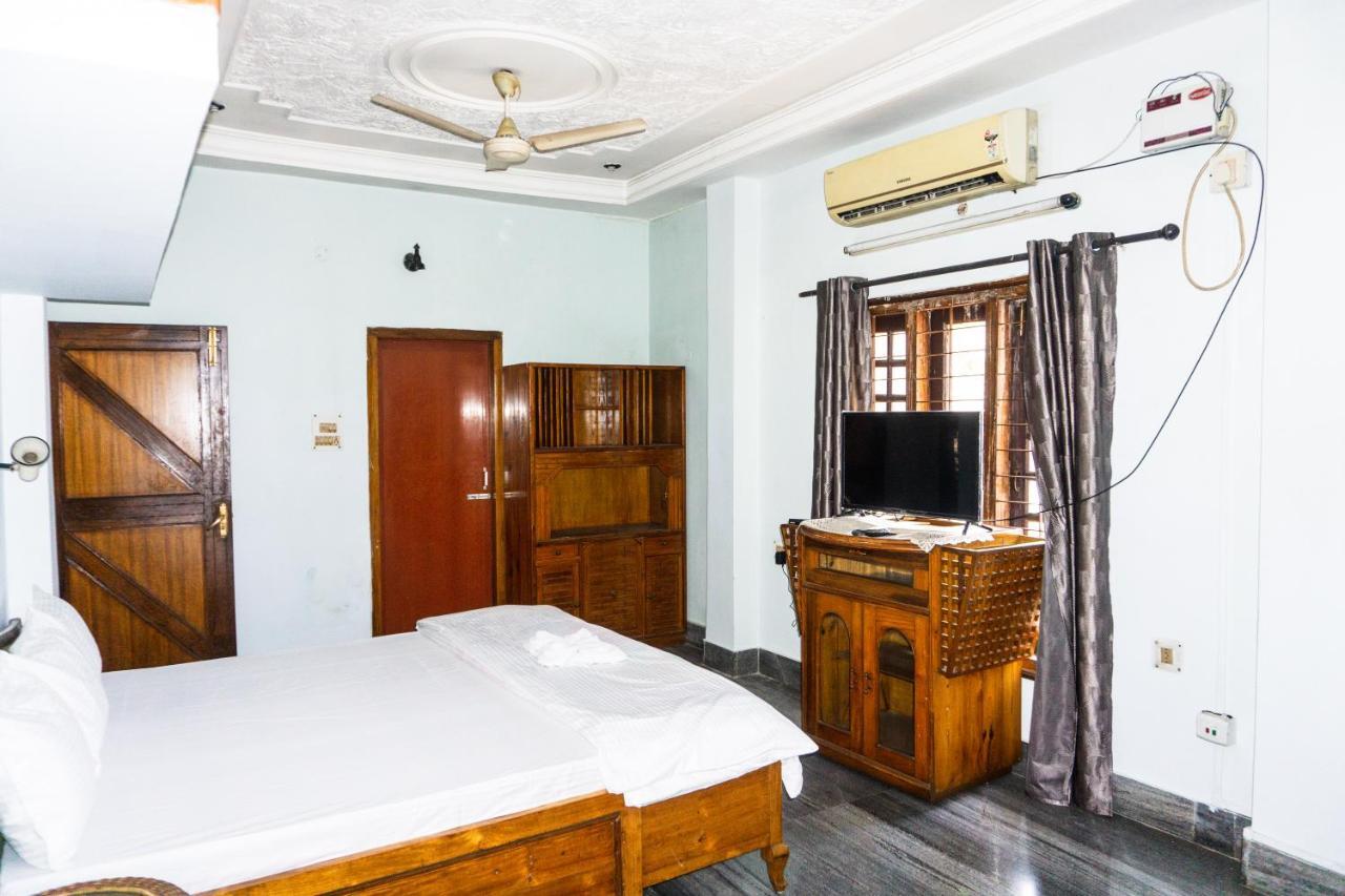 Exotic Villa Homestay Guwahati Bagian luar foto